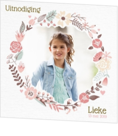 Bloemen thema communiekaarten - kaart Uitnodiging met roze bloemenkrans 164617BA