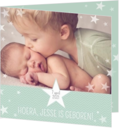 Sterren geboortekaartjes ontwerpen - kaart Sterren met groene achtergrond 114027BA